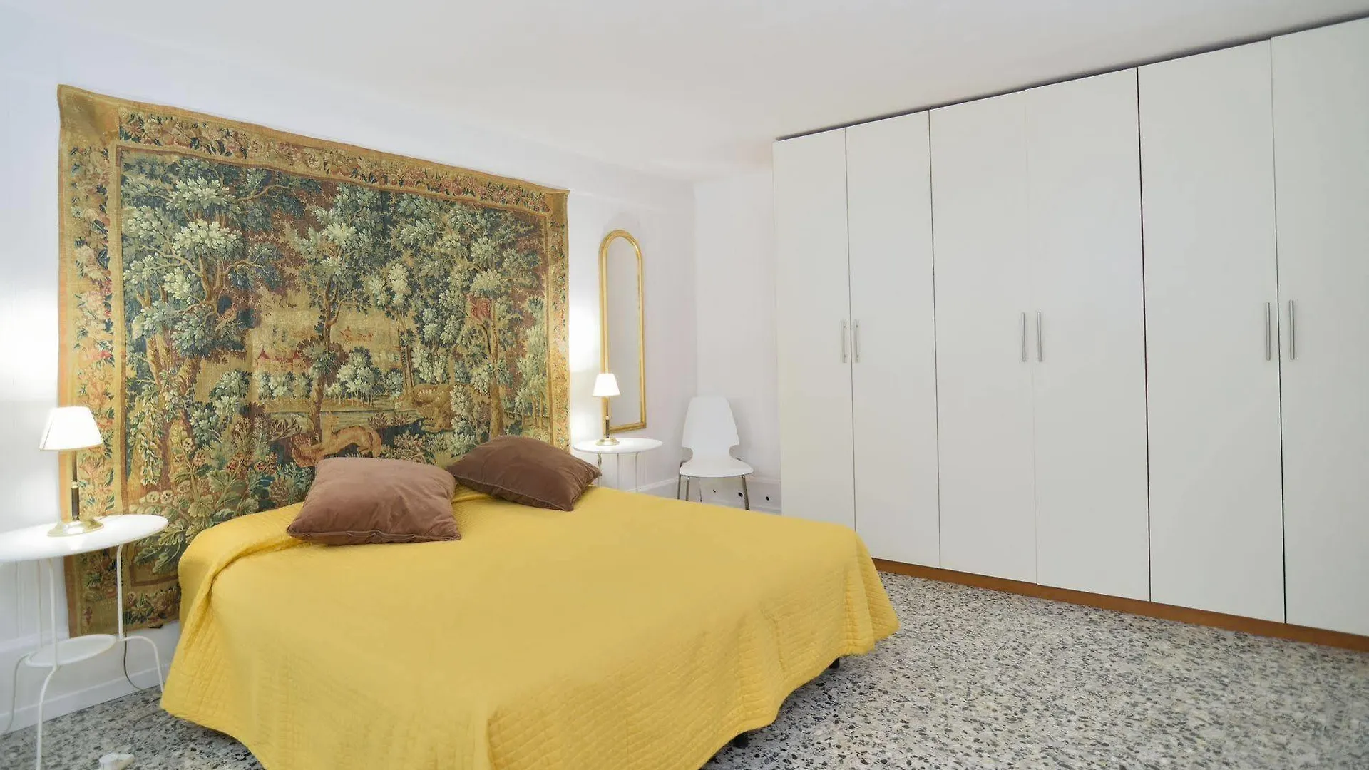 Apartment Calle Del Forno contacts